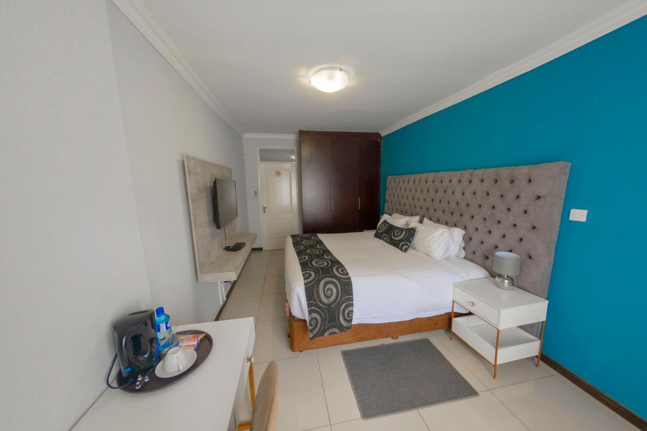 Green Lagoon Guest House 哈博罗内 外观 照片